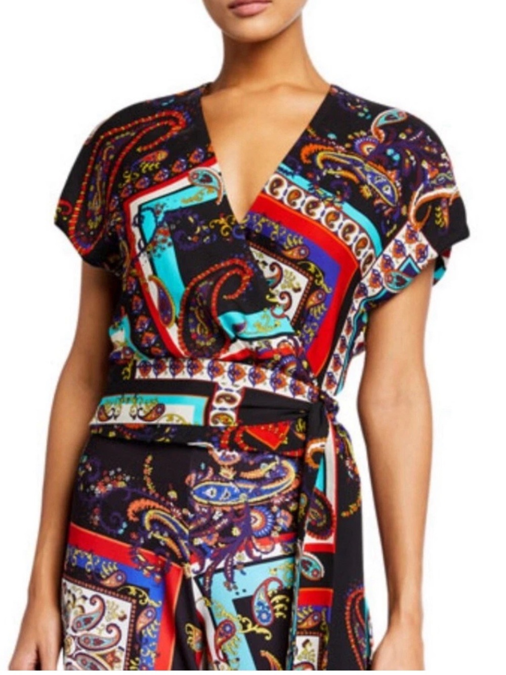 Alice Olivia Royalty Paisley Print V
Neck Tie on Side Blouse Size Small